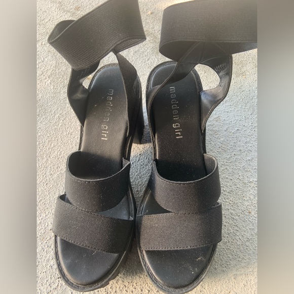 STEVE MADDEN PLATFORM HEELS - Picture 3 of 4